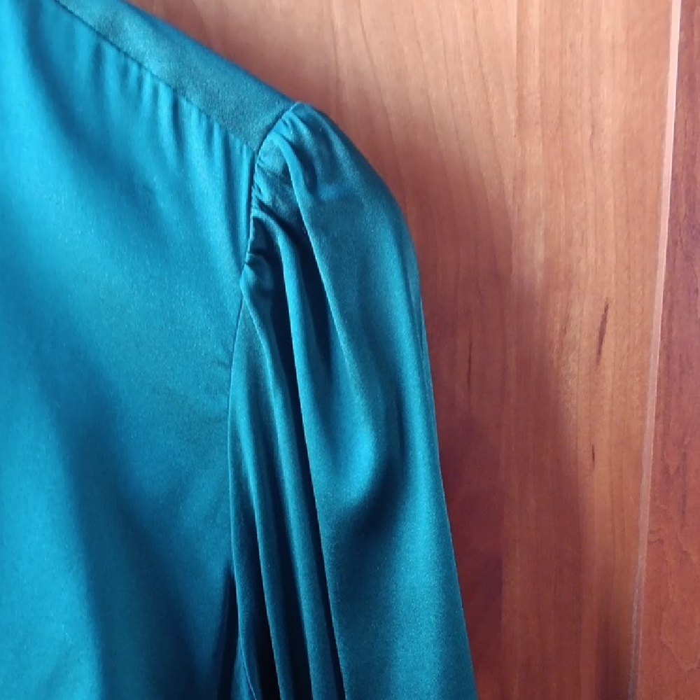 Talbots Women's Green Satin Blouse - Picture 3 of 7